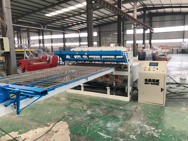 Fully automated welded wire machine